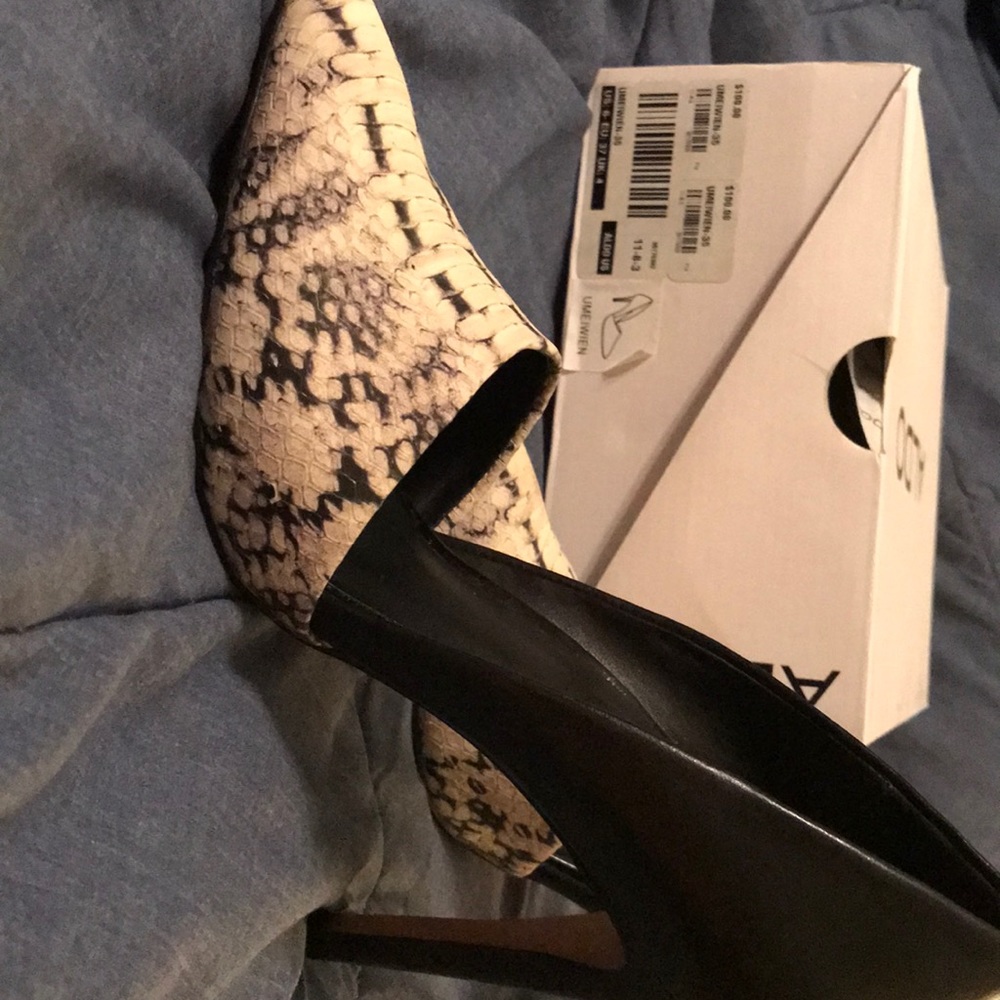 Ladies shoes; Aldo Brand